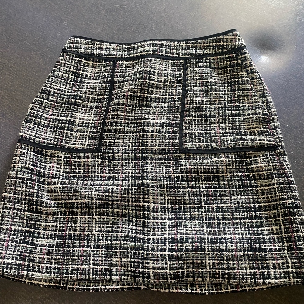 Loft skirt! LOVE this skirt. Size 2P. NWOT!